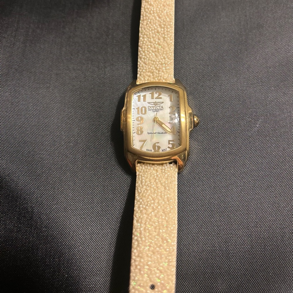 Invicta woman’s watch - Picture 2 of 5